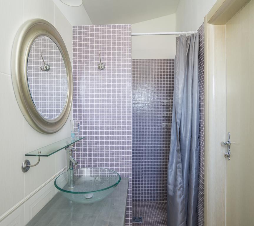 Apartments & Rooms Buoni Amici Murine الغرفة الصورة