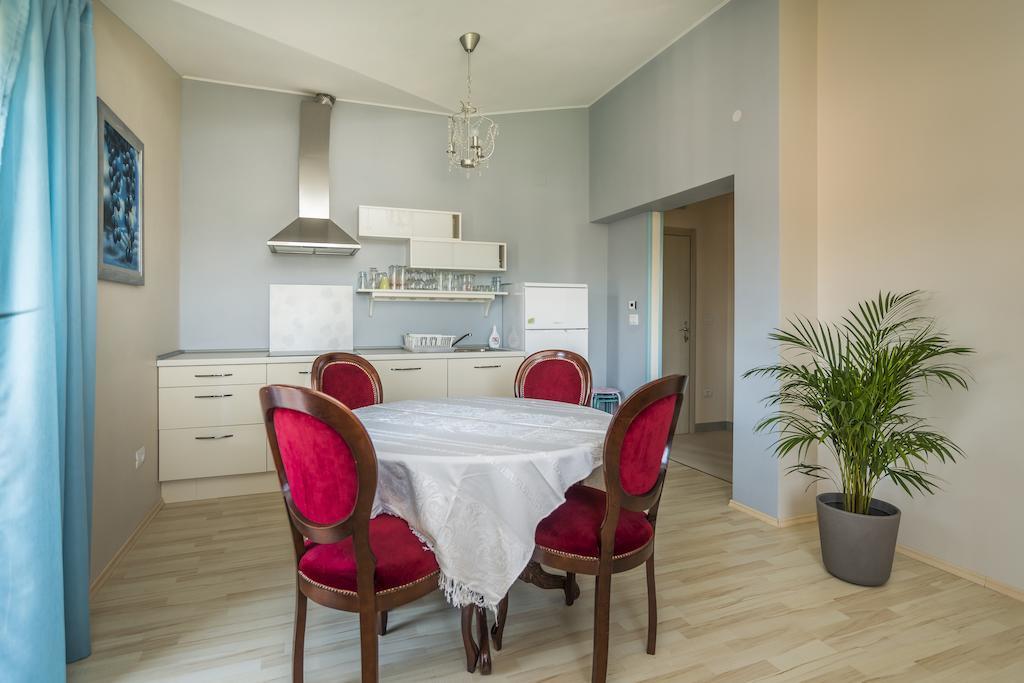 Apartments & Rooms Buoni Amici Murine الغرفة الصورة