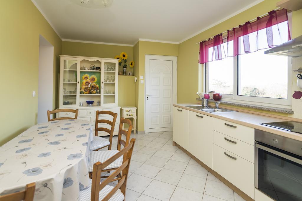 Apartments & Rooms Buoni Amici Murine الغرفة الصورة