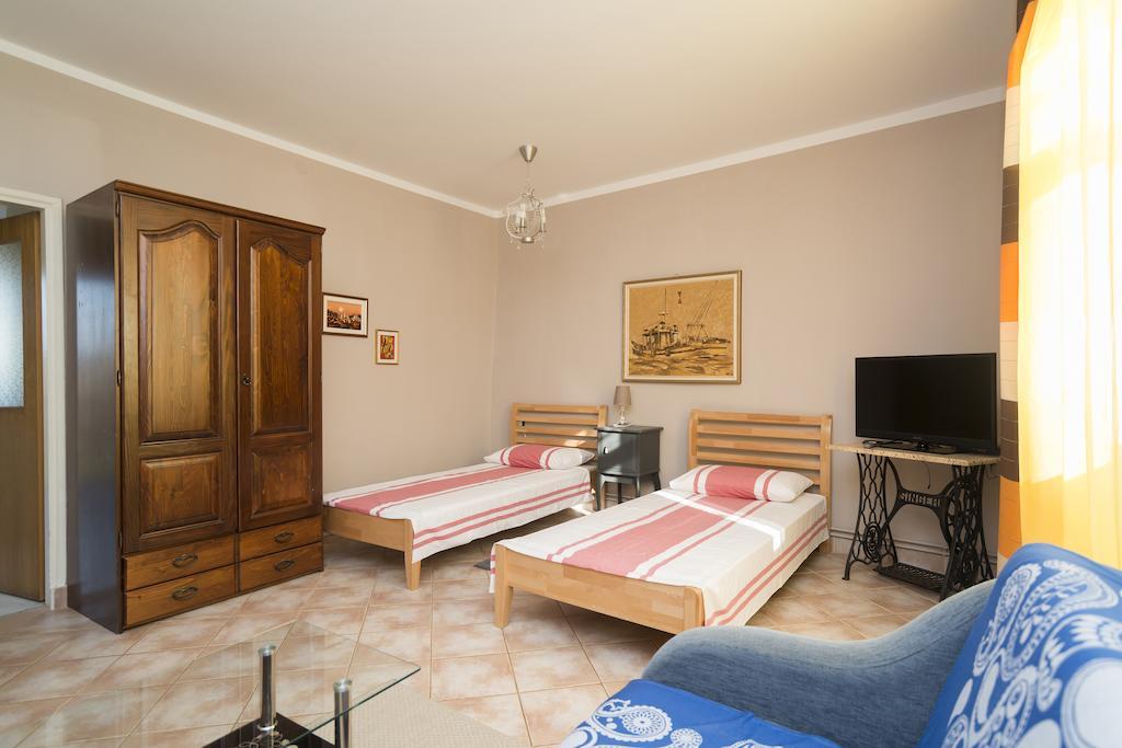 Apartments & Rooms Buoni Amici Murine المظهر الخارجي الصورة