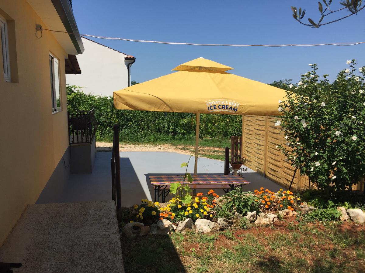 Apartments & Rooms Buoni Amici Murine المظهر الخارجي الصورة